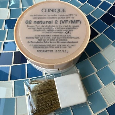 Clinique Superbalanced Powder Makeup SPF 15 ~02 Natural 2 (VF/MF) Travel Size - Image 1 of 2