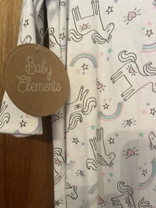 Baby Elements Mädchen 0-3 Monate Weiß/Rosa Einhorn Langarm Fuß Schlafanzug Neu - Bild 1 von 6