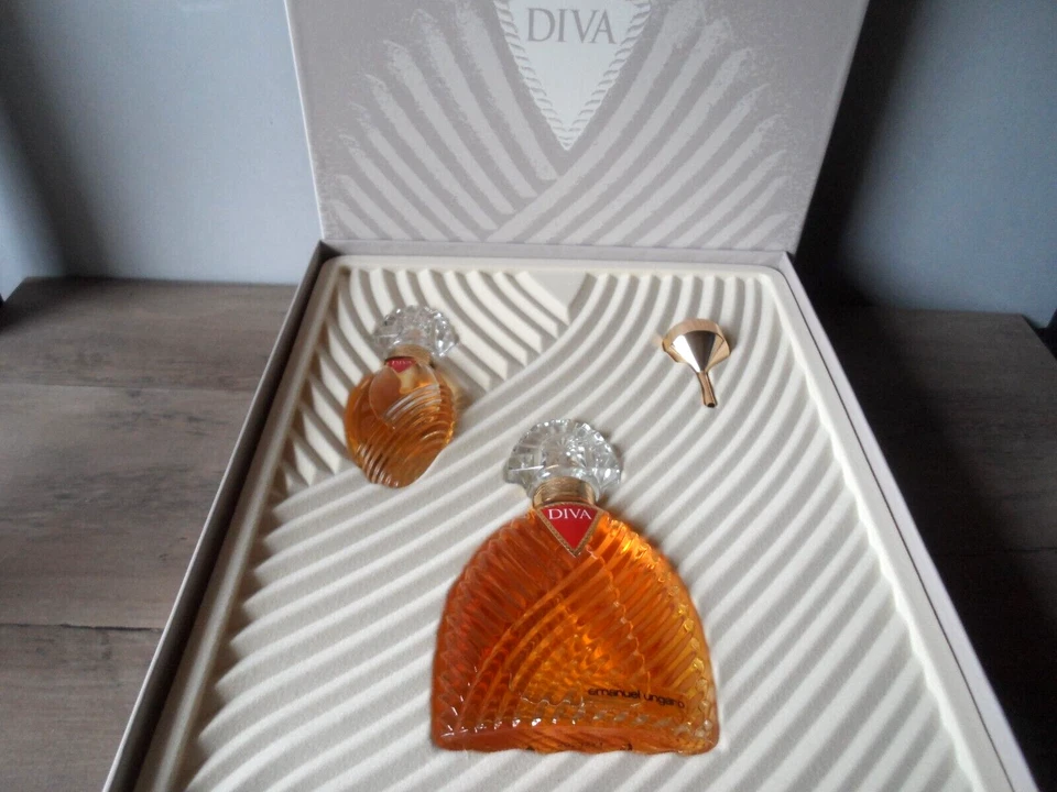 Vintage Diva Ungaro SET 1.7 oz EDP Spray + 0.34 oz EDP Refillable Spray New - Image 1 of 4