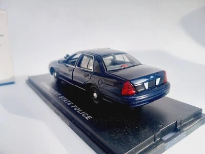 1/43 FIRST RESPONSE Ford Crown Victoria police Interceptor blank undecorated - Image 1 of 4