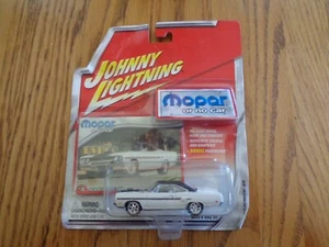 Johnny Lightning Mopar or No Car #16: White 1970 Plymouth GTX - New - Picture 1 of 5