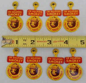 8 vintage I'm Helping Smokey (Bear) to Prevent Forest Forest Metal Fliver Back Épingles - Photo 1/1