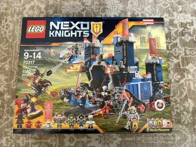 LEGO Nexo Knights The Fortrex (70317) NUEVO, SELLADO, RETIRADO, ¡FUERA DE STOCK castillo móvil! Foto 1 de 4