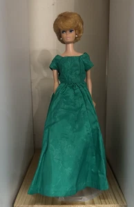Vintage Barbie Fashion Clone Doll mamma fatta a mano Kelly broccato verde formale - Foto 1 di 6