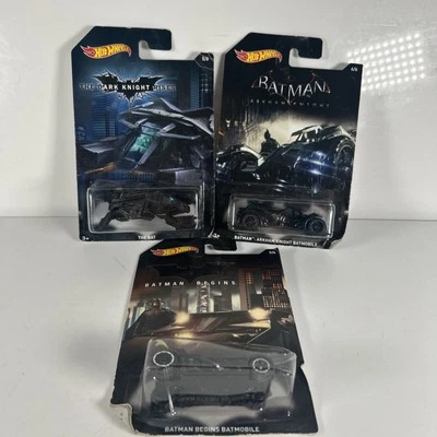 X3 Batman Hot Wheels DC Bundle NUOVO, Arkham Knight, Dark Knight, Batman Begins - Immagine 1 di 4