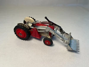 VINTAGE CORGI TOYS MASSEY FERGUSON 65 TRACTOR Inloader Bucket DIECAST FARM MODEL - Picture 1 of 7