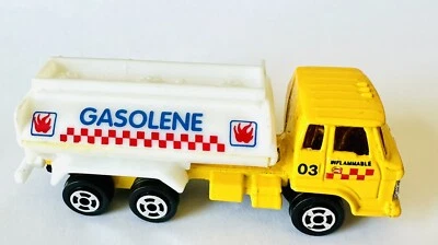 Camión cisterna de gasolina Hino de juguete europeo 2,75 vintage sin marca “Gasolene” Foto 1 de 4