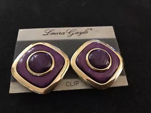 Orecchini a clip Laura Gayle tono viola/oro NUOVI su cartoncino vintage - Foto 1 di 2