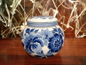 RAAM Delfts Blau Holland, schöne Deckeldose mit Blumendekor - Picture 1 of 5