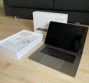 MacBook Pro 2017 - 15 Zoll - 3,1 GHz Quad-Core i7 - 16GB RAM - 256 GB SSD - Bild 1 von 7