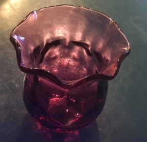 Fenton Ribbon Edge Ruffled Hobnail Cranberry & Violet Pinch Top Knospenförmige Vase - Bild 1 von 12