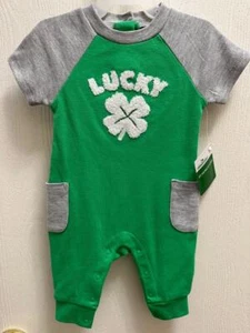 St. Patrick's Day Baby Strampler 1 Stck. Grün Irish Lucky 4 Blatt Klee 0-3 Monate Neu mit Etikett - Bild 1 von 4