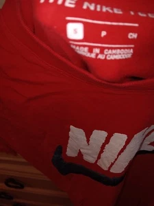 Nike Red Shorts Sleeve Shirts Size S - Picture 1 of 3