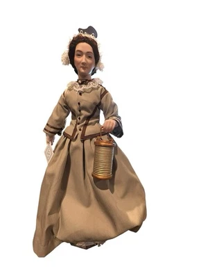 Muñeca Florence Nightingale - Sociedad Histórica de los Estados Unidos - con linterna Foto 1 de 4