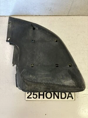 2000-2006 Honda Insight inferior sob tampa de borracha para-choque passageiro lateral ZE1 raro - Imagem 1 de 4