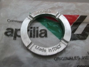 Nueva Aprilia genuina Cojinete de rueda trasera Tuerca de collar de retención roscada AP8125362 - Imagen 1 de 1