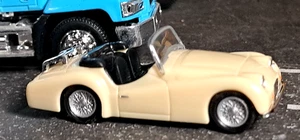 RTR HO=Herpa 1/87 Sports Car-Triumph-original Boxes-TR3-BUILT AUTO-LAYOUT-CREAM - Picture 1 of 12