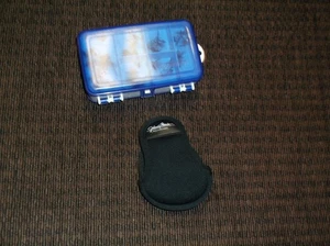 Menge 50 ~ Angeln Fliegen, doppelseitiger Woodstream Koffer und Johnny Morris Koffer - Bild 1 von 14