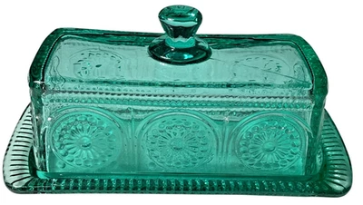 Prato de manteiga Pioneer Woman "Adeline" coberto de vidro, 7,5 x 4,5 x 3,5 polegadas - Imagem 1 de 4