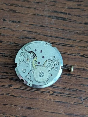 Peseux 7056 Mens Watch Movement, Ticking, for Restoration #N862 - Image 1 of 4