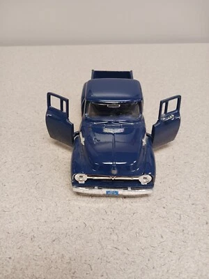 Camioneta Ford F-100 1955/56 Motormax. Escala 1:24 Foto 1 de 4