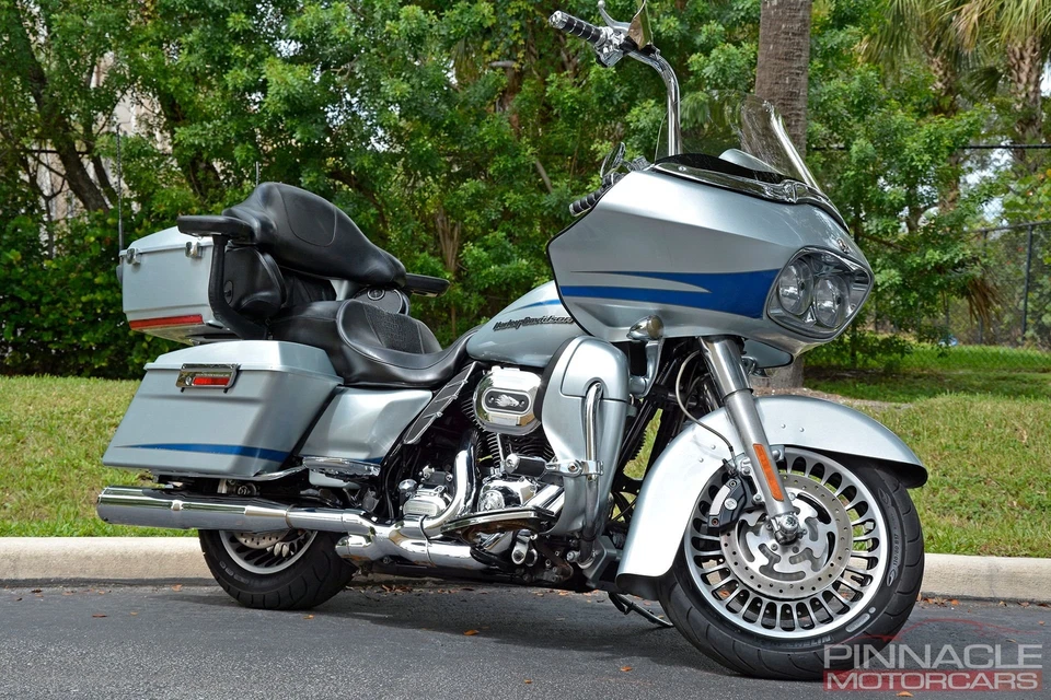 Harley-Davidson Touring 2011  Foto 1 de 4