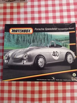 Matchbox Porsche Speedster Competition Racer scala 1:25 modellino auto kit 40383 - Immagine 1 di 3
