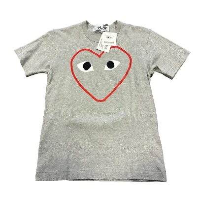 CAMISA NUEVA CON ETIQUETAS CDG COMME DES GARCONS LOGO TALLA S GRIS ROJO MANGA CORTA (56) Foto 1 de 4