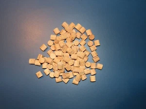 100 CORK PLUGS/CORK STOPPERS 1/2"(DIAMETER)X1/2"(TICKNESS) - Picture 1 of 1