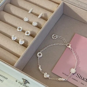 Exquisite Design Niche Bread Stud Earrings Individuality Donut Choker Women - Picture 1 of 12