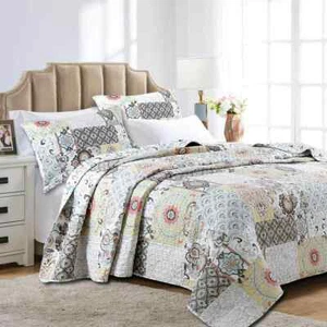 Cozy Line Queen Quilt Set in Multicolored Reversible w/ Floral Patchwork Pattern - Picture 1 of 7