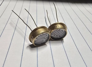 (2 Pcs) Clairex CL-5M CdS Photoresistor CL-5M7 Cadmium Sulfide TO-8 - Picture 1 of 4