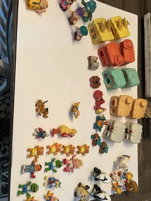 Happy Meal Sesame Street, Garfield, Muppets y Rainbow Brite de colección Flinstones Foto 1 de 4