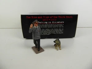 KING & COUNTRY LAH99 LEIBSTANDARTE: HITLER & HIS DOG - Bild 1 von 8