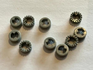 10 X LEGO Light Gray Technic Bush 1/2 Toothed 4265b set 8868 8680 8862 8094 8853 - Foto 1 di 1