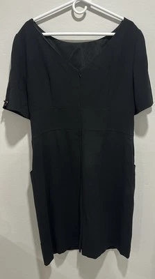 Vestido negro Arthur S. Levine Tahari con bolsillos delanteros cremallera trasera talla 16 Foto 1 de 4