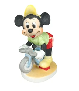 Estatuilla bisque vintage de Mickey Mouse Walt Disney Productions estatua de ciclismo - Imagen 1 de 6