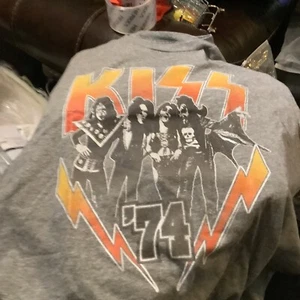 Magliette concerto Kiss 1974: 1 taglia Med e 1 taglia 2XL. NUOVO SENZA ETICHETTE - Foto 1 di 3