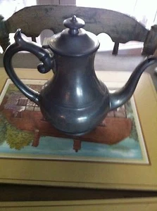Teiera vintage Woodbury in peltro alta 7" - Foto 1 di 2