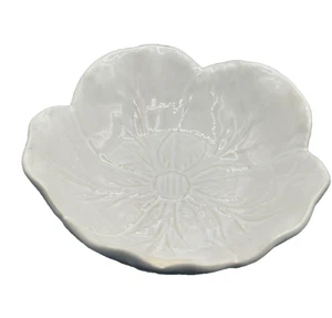 Bordallo Pinheiro Bowl White Cabbage Majolica Fruit Dessert Sauce 4 3/4" Flaw - Picture 1 of 7