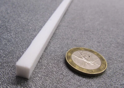 Barra cuadrada virgen de teflón PTFE 1/4" - .250" de grosor x 1/4" de ancho x 12" de largo blanca Foto 1 de 4