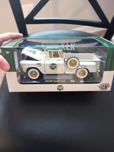 M2 GOLD CHASE 1958 GMC Stepside Pickup Quaker State 1/24 Scale M2 R113 ONLY 750
