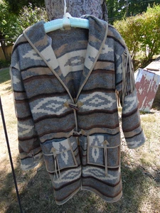 Lariat coat, jacket size medium. Navaho style, reminds of a Pendleton style - Picture 1 of 13