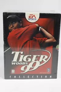 Tiger Woods 99 Collection PGA Tour Golf (PC) CD ROM Windows Big Box - Sigillato - Foto 1 di 8