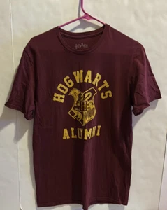 Harry Potter Hogwarts Alumni T-Shirt Herren M rot gelb Gryffindor Tee - Bild 1 von 6