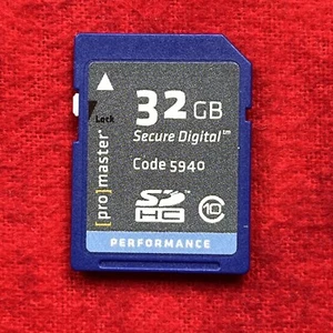 PERFORMANCE 32GB SDHC MEMORY CARD (k8) - Picture 1 of 2