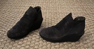 FLY London Ankle Bootie Boots-Dark Gray Suede-Zip-up-Wedge-EU Sz 40 (US 9-9.5) - Picture 1 of 6