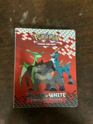 Mini carpeta/álbum de cartas Pokémon blanco y negro: poderes emergentes Foto 1 de 3
