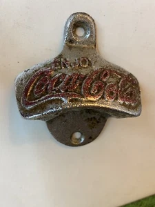 ABRIDOR DE BOTELLAS DE MONTAJE EN PARED DE METAL DE COLECCIÓN ENJOY COCA COLA TAIWAN - Imagen 1 de 3
