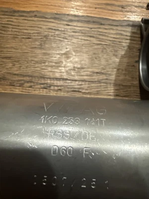 Volkswagen of America 1K0253141AA - Abrazadera de escape Foto 1 de 4